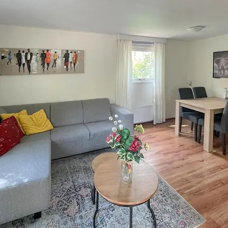2 Bedroom Lovely Stacaravan In