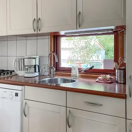 2 Bedroom Lovely Stacaravan In * Epe
