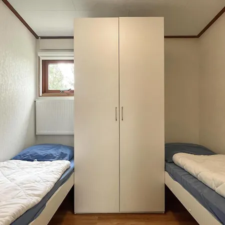 2 Bedroom Lovely Stacaravan In Kemping Epe