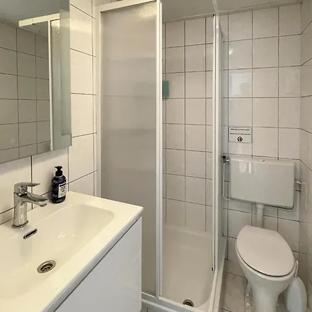 2 Bedroom Lovely Stacaravan In *
